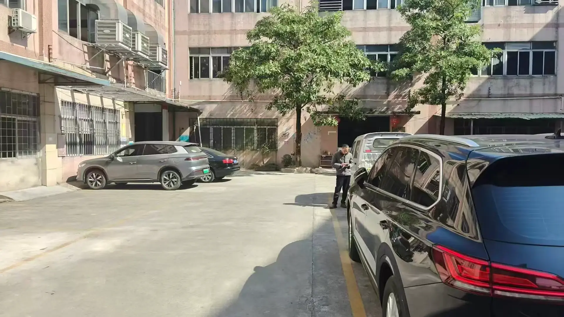 Hongchi factory exterior in Dongguan, China